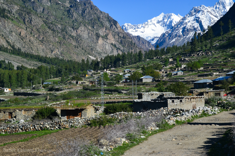Illustration for article titled Life Around The Karakoram Highway